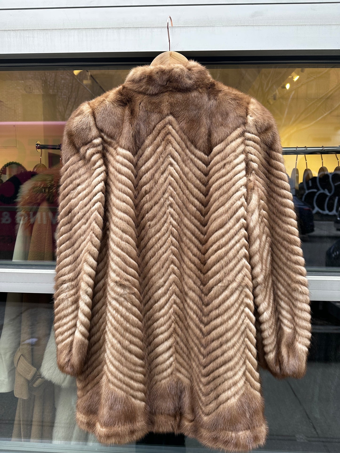 Brown Chevron Mink Short Coat "Rotiny"