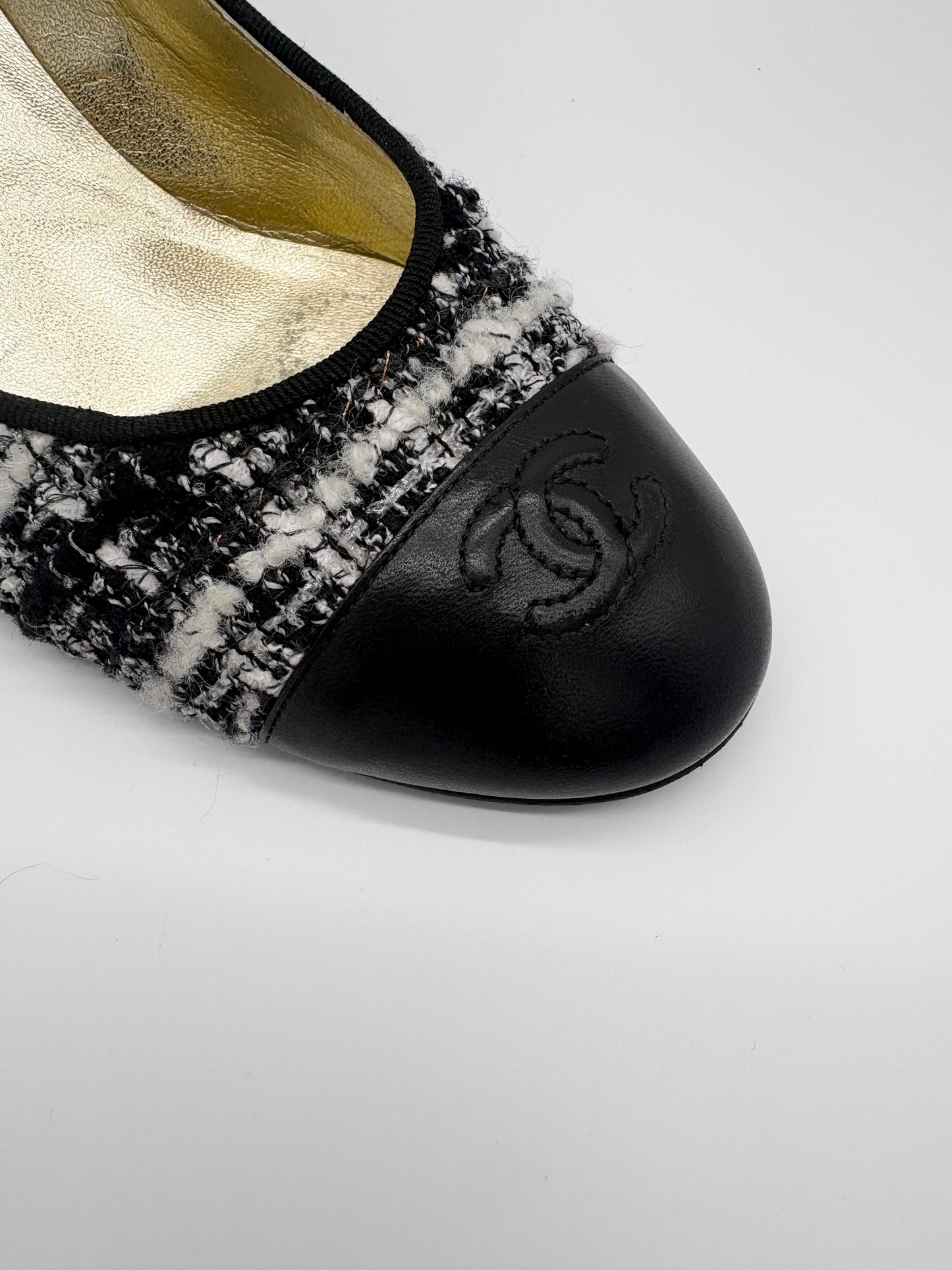 Chanel Black / White Tweed Cap Toe Mary Jane Pumps