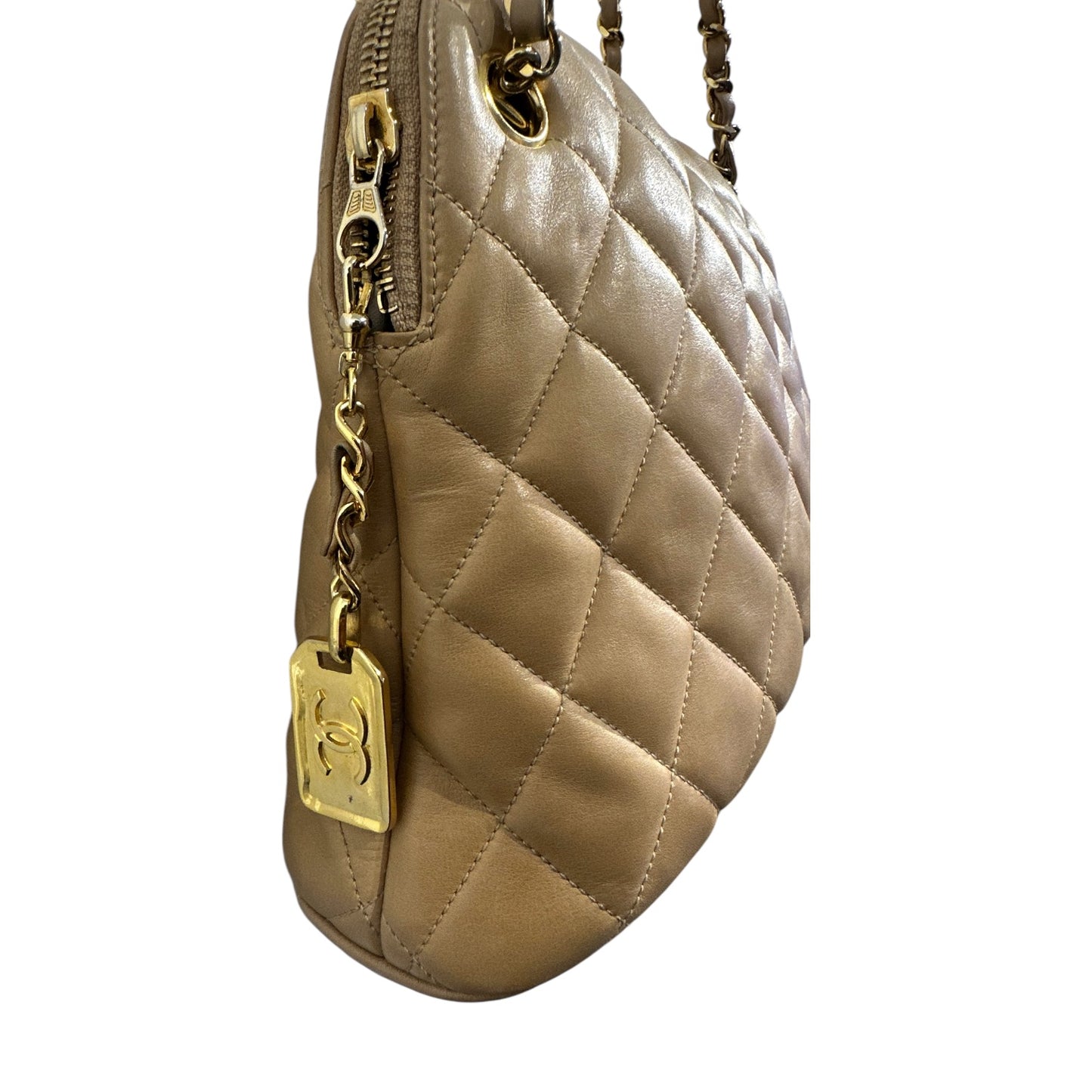 Vintage Chanel Beige Quilted Lambskin shoulder bag with Gold Hardware