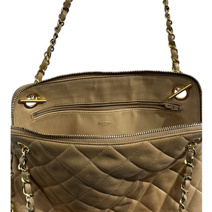 Vintage Chanel Beige Quilted Lambskin shoulder bag with Gold Hardware