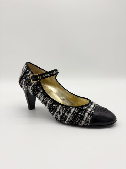 Chanel Black / White Tweed Cap Toe Mary Jane Pumps