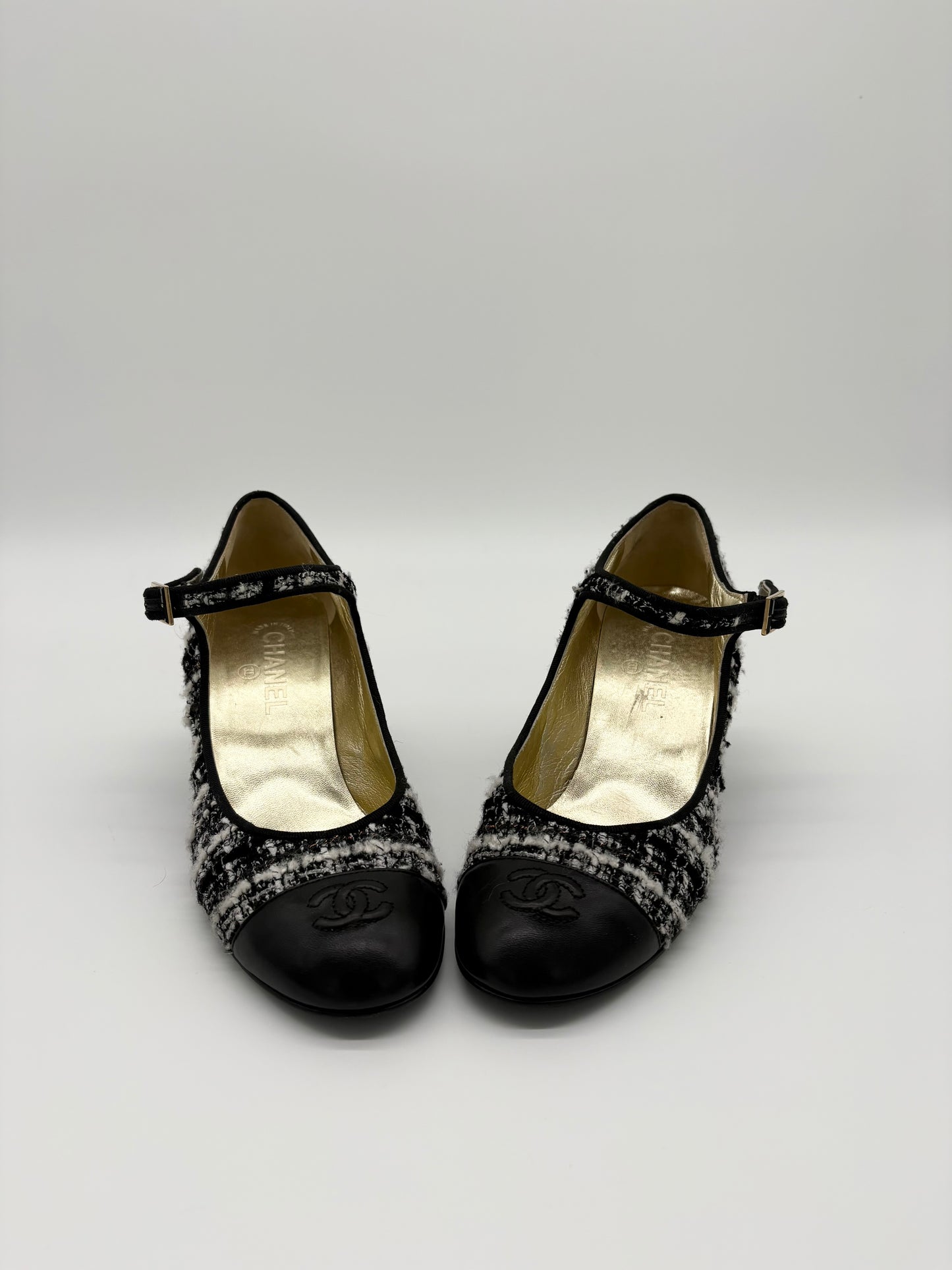Chanel Black / White Tweed Cap Toe Mary Jane Pumps