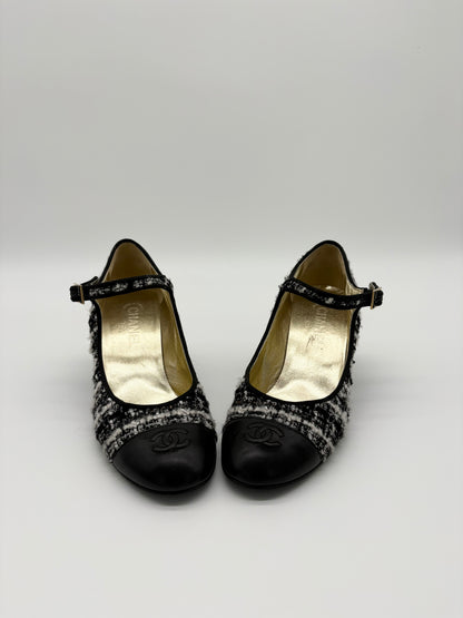 Chanel Black / White Tweed Cap Toe Mary Jane Pumps