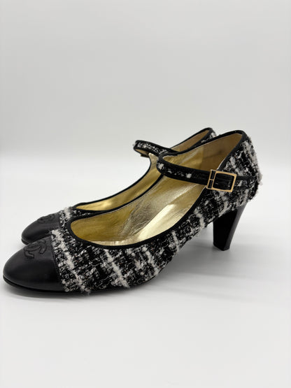 Chanel Black / White Tweed Cap Toe Mary Jane Pumps