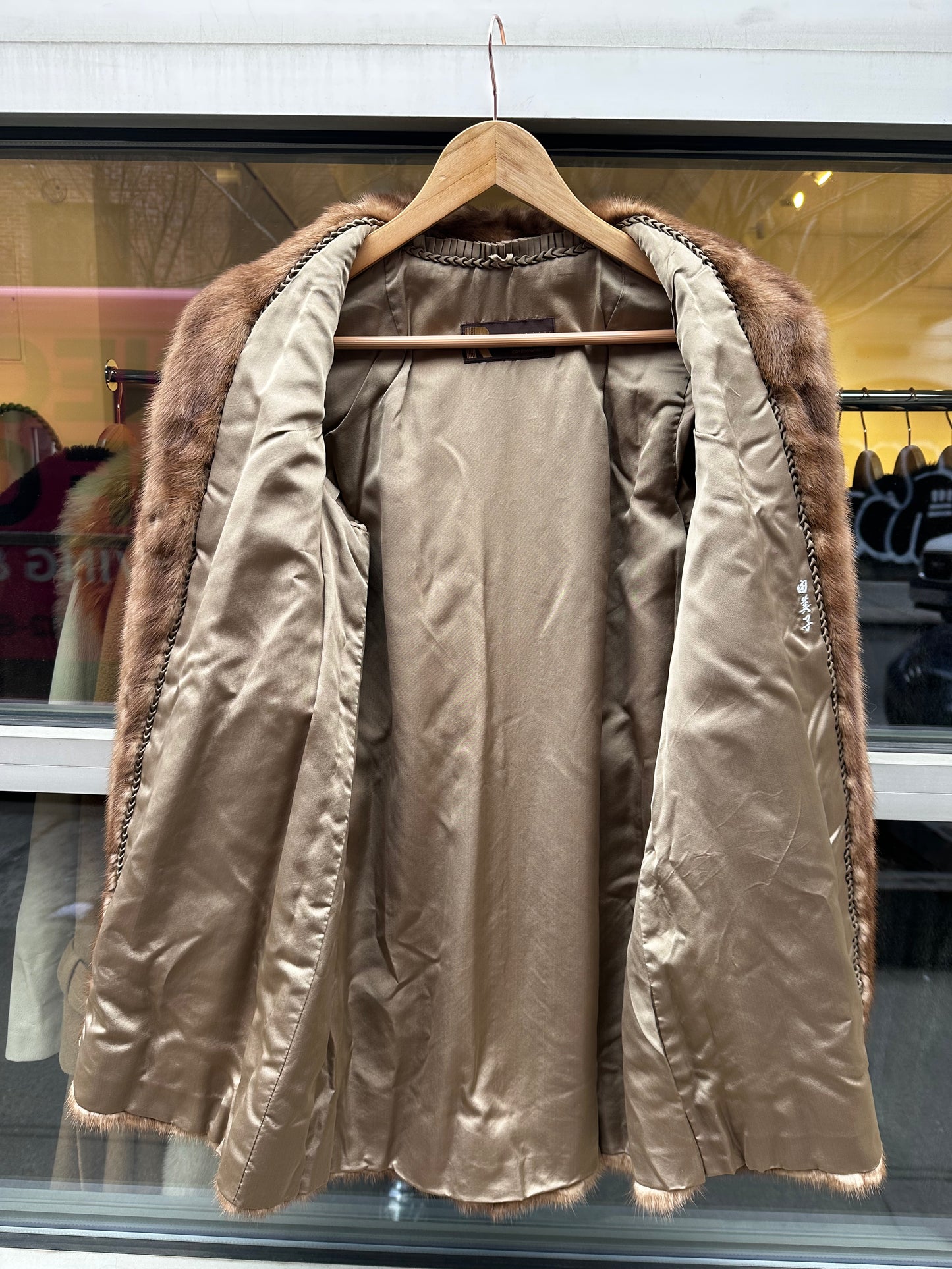 Brown Chevron Mink Short Coat "Rotiny"