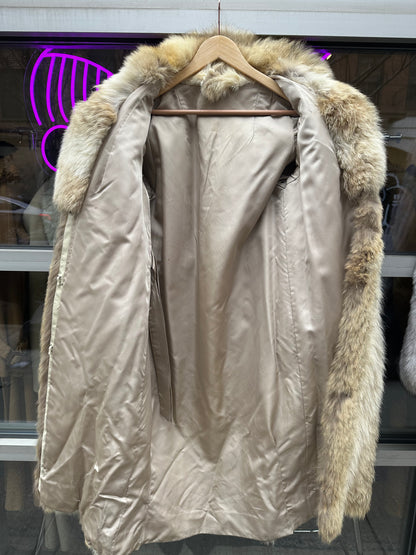 Coyote full length fur full length