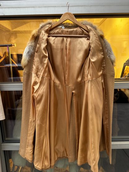 Wool coat with golden fox fur collar
