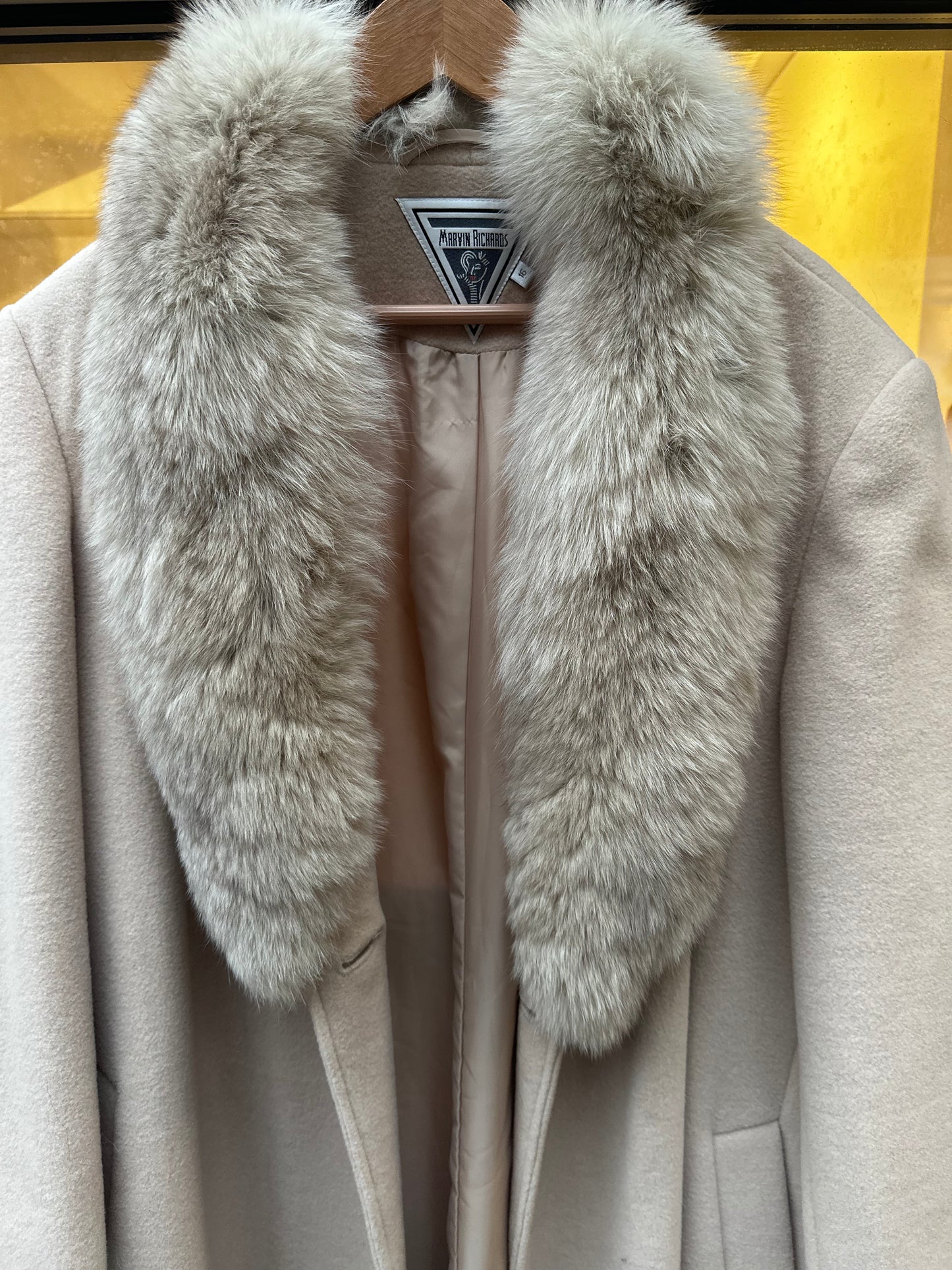 Beige Wool with fox fur collar