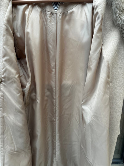 Beige Wool with fox fur collar