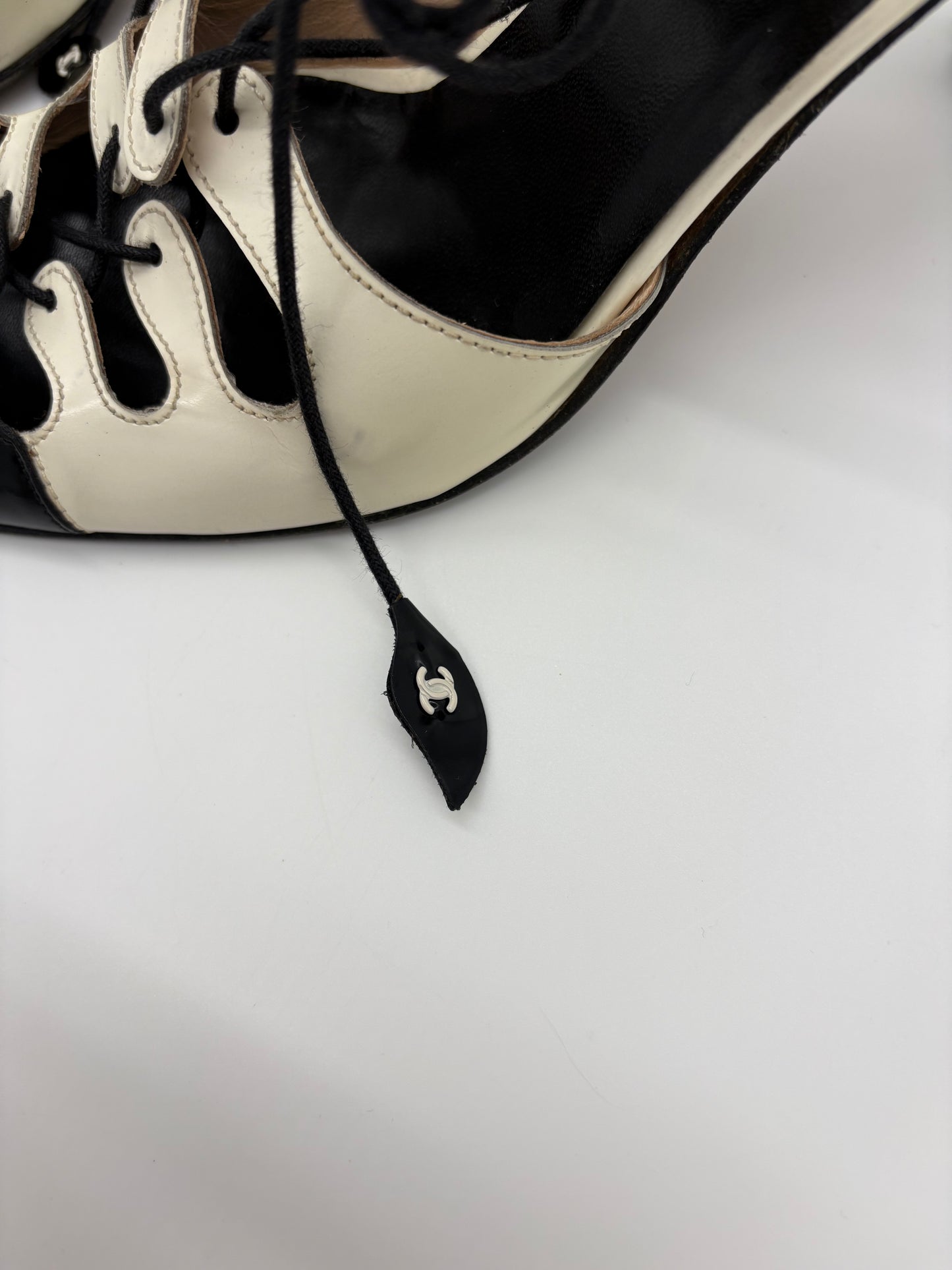 Vintage Chanel Two Tone Black And White Lace Up Spectator Pumps